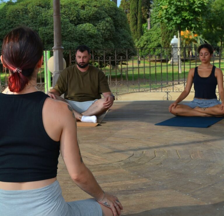 Clases-de-yoga-online-y-presencial